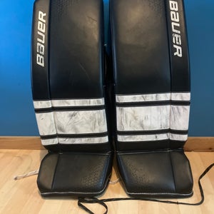 Medium  2020 Bauer GSX Goalie Leg Pads  (Used)