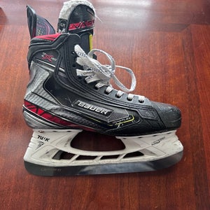 Bauer Vapor 2X Pro Hockey Skates Regular Width  Size 5 (Used)