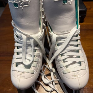 Riedell Figure Skates B Adult 8 (Used)