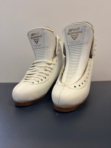 Graf Richmond Special Figure Skates - size Junior 2A (New)