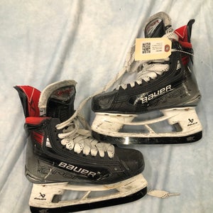 Junior Bauer Vapor X5 Pro Hockey Skates Regular Width Size 3 (Used)