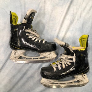 Intermediate Bauer Supreme M4 Hockey Skates Size 4.5 (Used)