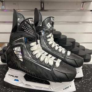 True SVH Pro Hockey Skates Wide Width  Pro Stock Size 6 (New)