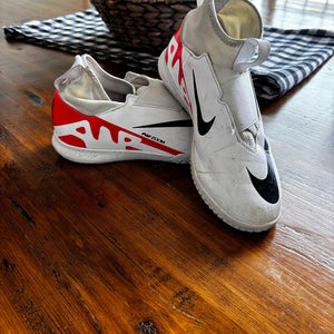 White Kids  Nike Mercurial Superfly Indoor Cleats (Used)