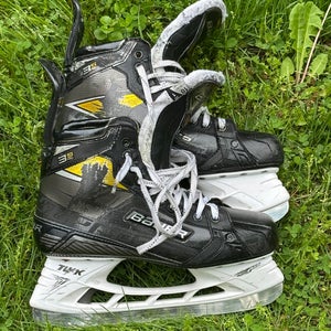 2022 Bauer Supreme 3S Pro Hockey Skates Regular Width 10 (Used)