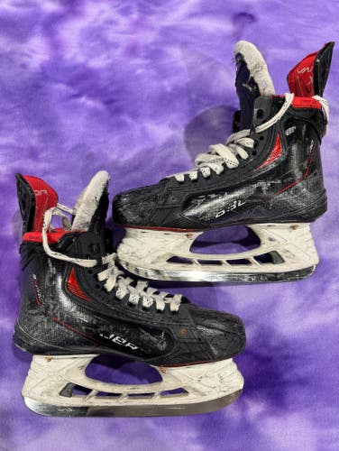 Junior Bauer Vapor 3X Pro Hockey Skates Regular Width Size 3.5 (Used)