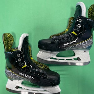 Junior Bauer Vapor 3X Hockey Skates Extra Wide Width Size 3 (Used)