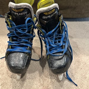 Bauer Supreme 3S Hockey Skates Size 4 (Used)