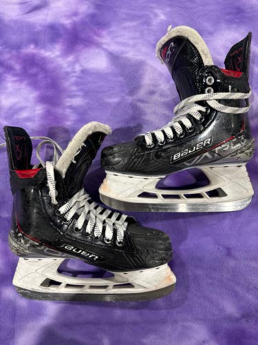 Intermediate Bauer Vapor 3X Hockey Skates Regular Width 6 (Used)