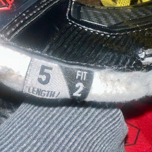 Bauer Vapor 5x pro Hockey Skates Regular Width Size 5 (Used)