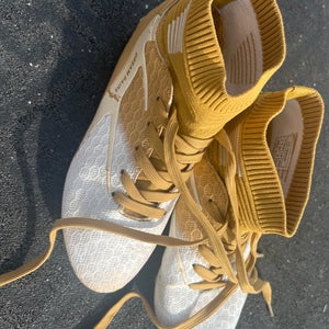 Gold Size M 4.0 (W 5.0) Cleats (Used)