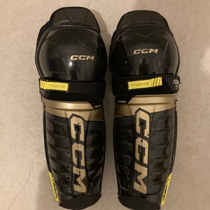 Intermediate CCM Tacks AS-V Pro Shin Pads 13" (Used)