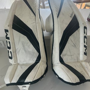 26"  CCM YTFLEX 3 Goalie Leg Pads (Used)