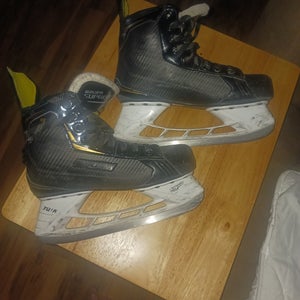 Bauer Supreme S25 Hockey Skates Regular Width Size 4 (Used)
