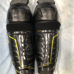 Junior CCM Tacks 9080 Shin Pads 10" (Used)