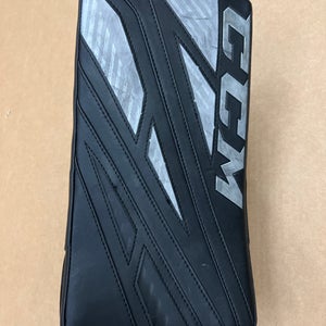CCM E4.9 Goalie Blocker | Junior Regular