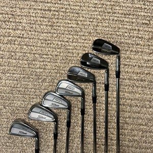 Men's Titleist 735.CM Stainless Right Handed Iron Set (Used) 4-PW