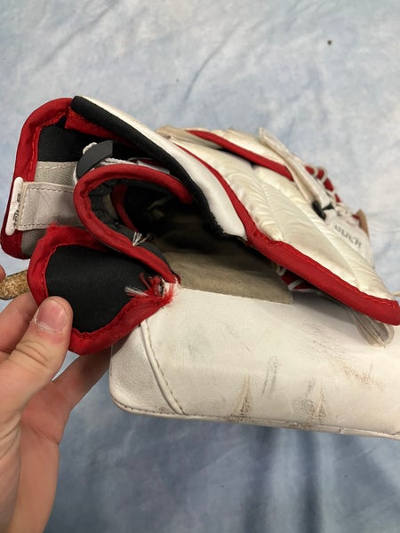 Red/White Bauer Reactor 2000 JR Glove & Blocker Set Reg(Used)