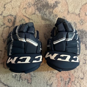 CCM Qlt290 Gloves 11"  (Used)