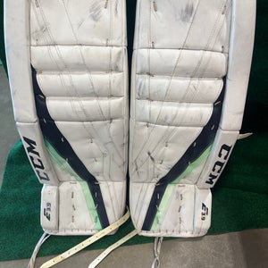 White & Navy Intermediate CCM Extreme Flex E3.9 Goalie Leg Pads (Used) | 32”+1”