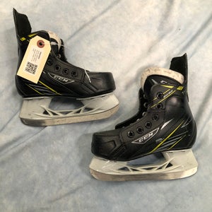 Youth CCM Tacks 2092 Hockey Skates Regular Width 11 (Used)