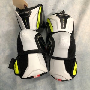 Junior Medium Bauer Vapor Hyperlite Elbow Pads (Used)