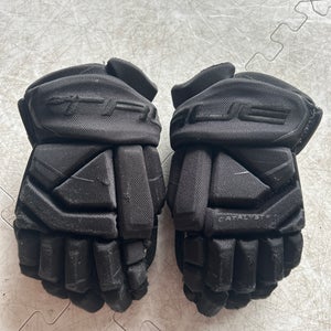 True Catalyst 9X3 Gloves 11" (Used)