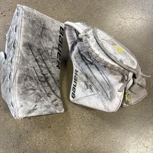 White Senior Bauer Vapor 3X Goalie Gloves & Blockers Regular (Used)