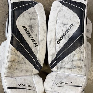 White Medium Junior Bauer Vapor X700 Goalie Leg Pads (Used)