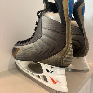Rare like new Nike Flexlite 12 hockey skates. Senior, size 12D.