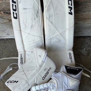 White 26" Junior CCM Axis 2.5 Goalie Full Set Regular (Used)