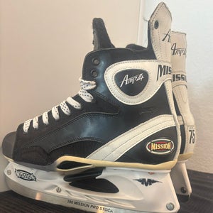Extremely rare Mission (Pro Stock) AMP4 Hockey Skates. Senior, size 10.