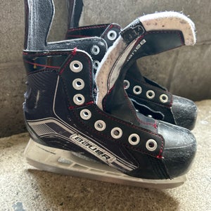 Bauer Vapor X300 Hockey Skates  13 (Used)