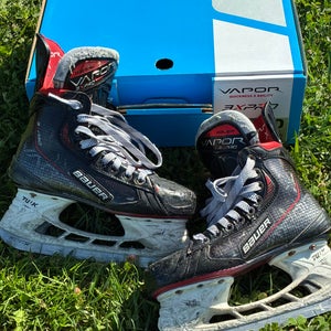 Junior Bauer Vapor 3X Pro Hockey Skates Regular Width Size 2.5 (Used)