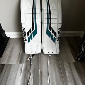 34"  2018 Vaughn Velocity VE8 Pro Carbon Goalie Leg Pads Pro Stock (New)