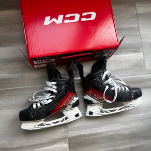 CCM JetSpeed FT6 Pro Hockey Skates Regular Width   Size 5.5 (Used)