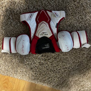 Bauer Vapor APX 2 Shoulder Pads