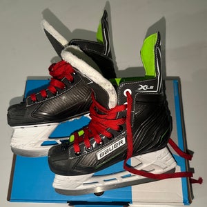 Bauer XLS Hockey Skates Size 2 (Used)