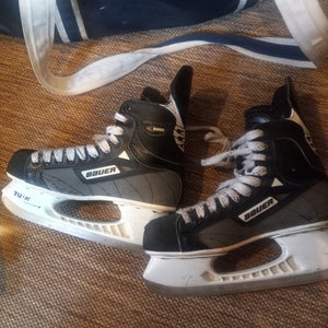Bauer Supreme 5000 Senior Size 9.5 Hockey Skates Regular Width 9.5 (Used)