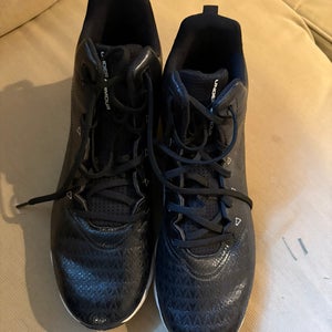 Unisex  Size M 10.0 (W 11.0) Under Armour Mid Top Molded Cleats (Used)