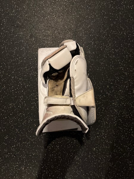 Large  Pro Custom 2022 Bauer Ultrasonic Goalie Leg Pads And Blocker Pro Stock (Used)