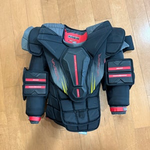 XL  Bauer Vapor Hyperlite 2 Goalie Chesty Like New
