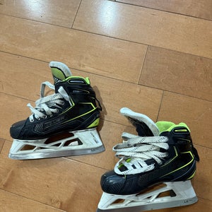 Bauer GSX Hockey Goalie Skates  Size 2 (Used)
