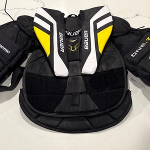 Large  2014 Bauer Supreme One.7 Goalie Chest Protector  (Used)