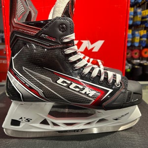 CCM JetSpeed FT490 Hockey Skates Regular Width 6 (New)