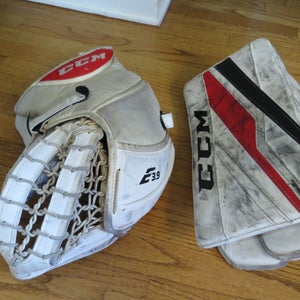CCM Extreme Flex III E3.9 Regular blocker and glove (Used)