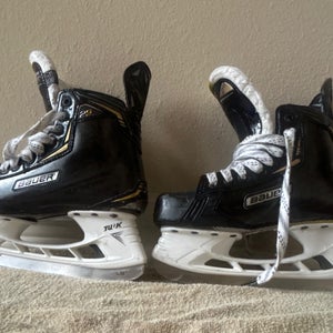 Like New USED Bauer Supreme 2S Hockey Skates Regular Width (D) Size 5.5