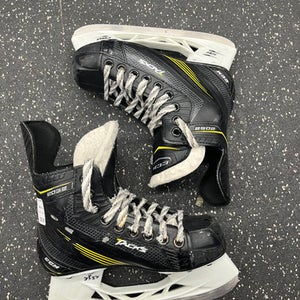 Used CCM TACKS 2052 Junior Hockey Skate Junior 01 11162-S000427823