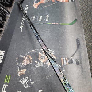 P90TM | 87 Flex NEW! Senior Bauer Twitch Right Handed Hockey Stick P90TM Pro Stock (New)