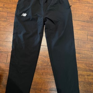 Black Large Men's New Balance Pants (Used)